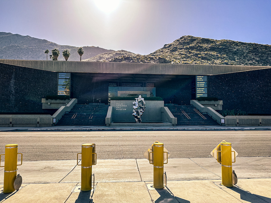 Palm Springs Art Museum building with the desert mountains in the background